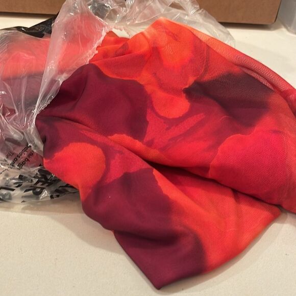 NWT ASOS design cowl mesh front maxi dress with flare sleeve in red floral - Picture 6 of 6